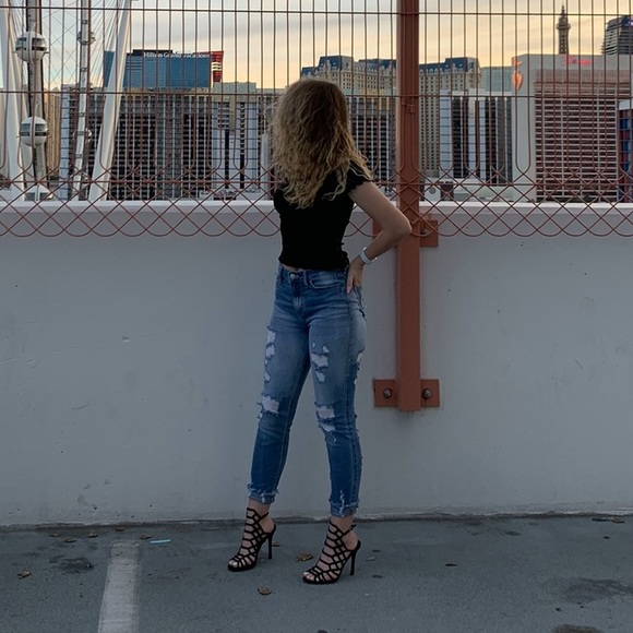 High Waisted Hollister Distressed Skinny Jeans - Picture 2 of 16